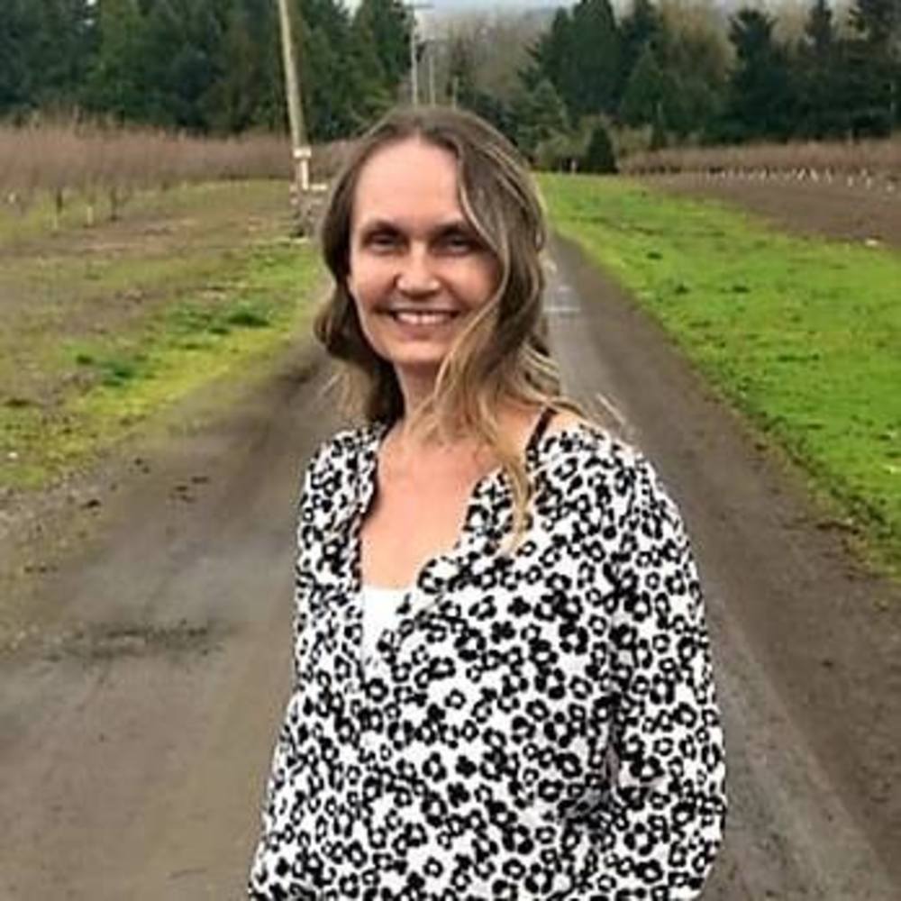 Meet your Posher, Cynthia